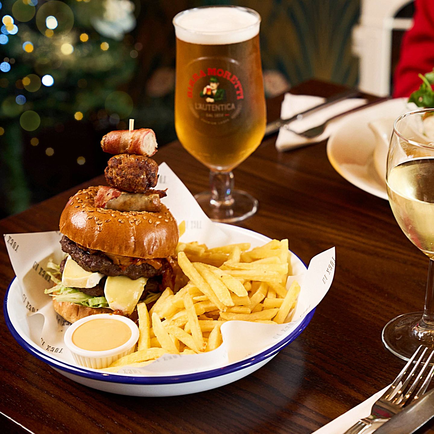 Festive Lunch & Dinner at The White Hart in Andover